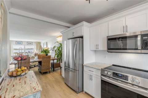Купить кондоминиум в Порт-Оранж, Флорида 6 комнат, 138.89м2, № 1908159 - фото 12