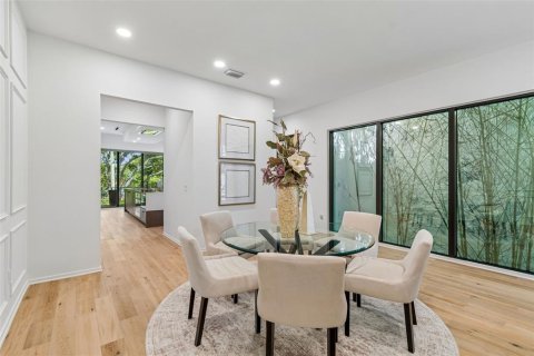 Townhouse in Tampa, Florida 4 bedrooms, 369.47 sq.m. № 2216199 - photo 7