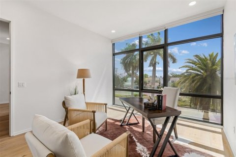 Townhouse in Tampa, Florida 4 bedrooms, 369.47 sq.m. № 2216199 - photo 28