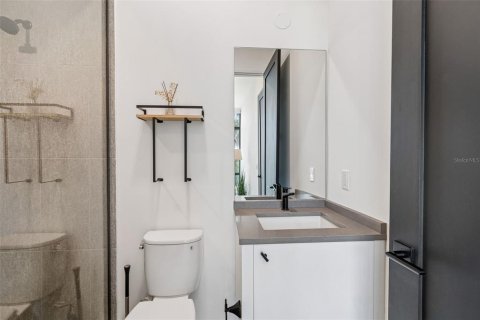 Townhouse in Tampa, Florida 4 bedrooms, 369.47 sq.m. № 2216199 - photo 29
