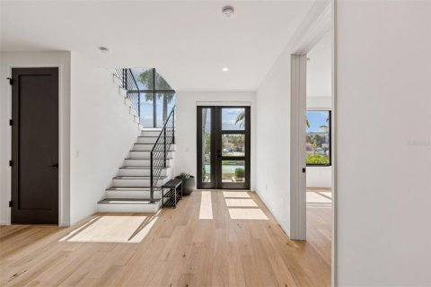 Townhouse in Tampa, Florida 4 bedrooms, 369.47 sq.m. № 2216199 - photo 18