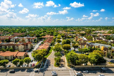 Condominio en alquiler en Miami, Florida, 2 dormitorios, 96.62 m2 № 2345722 - foto 13