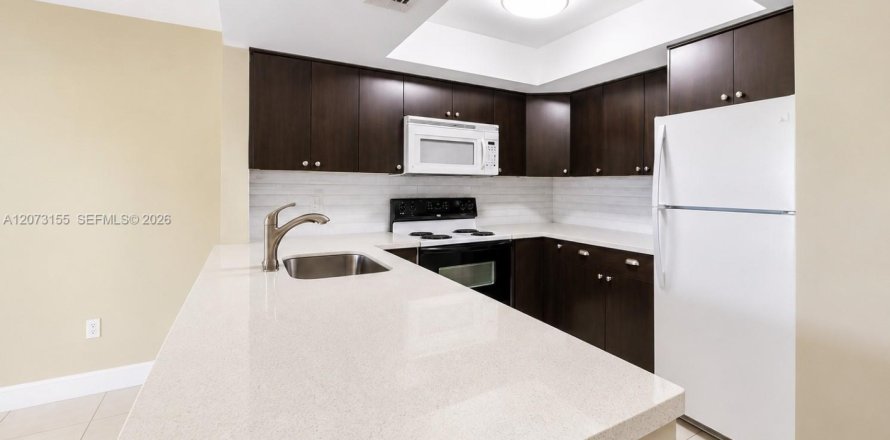 Condominio en Miami, Florida, 2 dormitorios  № 2345722