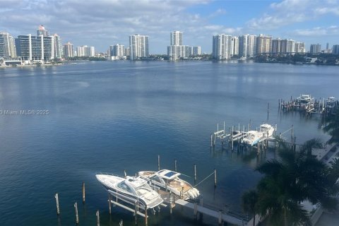 Condominio en venta en Sunny Isles Beach, Florida, 2 dormitorios, 113.06 m2 № 2016888 - foto 9