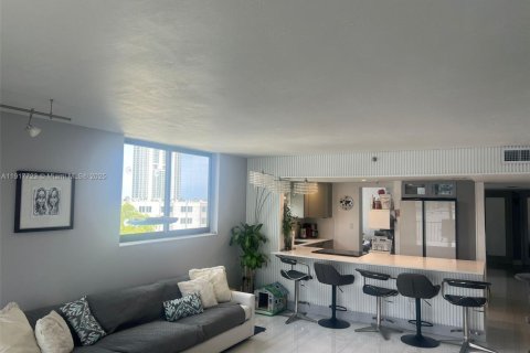 Condominio en venta en Sunny Isles Beach, Florida, 2 dormitorios, 113.06 m2 № 2016888 - foto 24