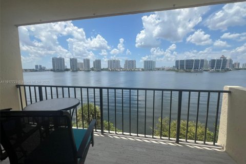 Condominio en venta en Sunny Isles Beach, Florida, 2 dormitorios, 113.06 m2 № 2016888 - foto 15