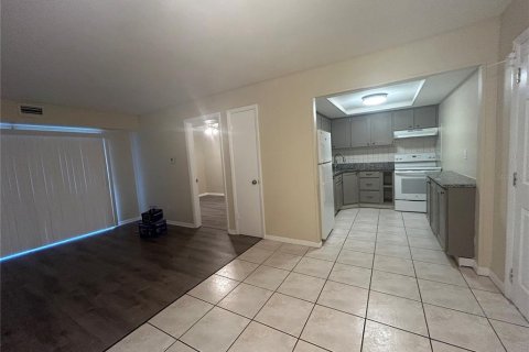 Condo in Clearwater, Florida, 2 bedrooms  № 1912469 - photo 6