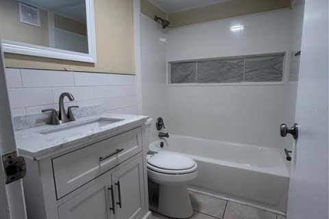 Condo in Clearwater, Florida, 2 bedrooms  № 1912469 - photo 16