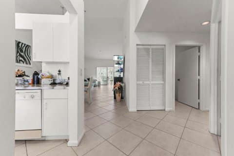 Condo in Boynton Beach, Florida, 3 bedrooms  № 2194445 - photo 2
