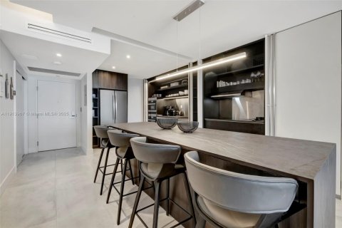 Condo in Miami Beach, Florida, 2 bedrooms № 2061595 - photo 14