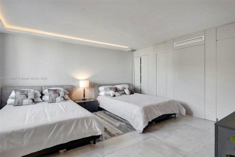 Condo in Miami Beach, Florida, 2 bedrooms № 2061595 - photo 6