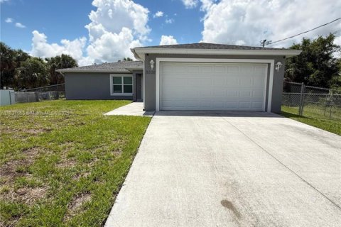House in LaBelle, Florida 3 bedrooms № 1807093 - photo 2