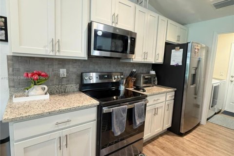 House in LaBelle, Florida 3 bedrooms № 1807093 - photo 8