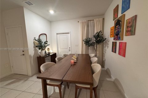 Townhouse in Miami, Florida 3 bedrooms, 133.97 sq.m. № 2046619 - photo 6