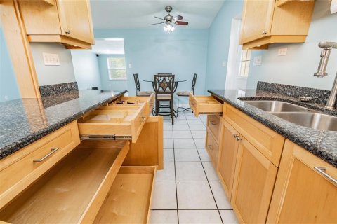 House in Land O' Lakes, Florida 3 bedrooms, 134.06 sq.m. № 1537312 - photo 13