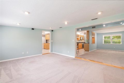 House in Land O' Lakes, Florida 3 bedrooms, 134.06 sq.m. № 1537312 - photo 18