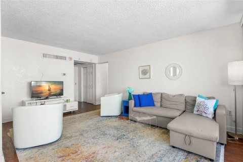 Condominio en venta en Saint Petersburg, Florida, 1 dormitorio, 75.34 m2 № 1574572 - foto 9