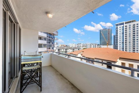 Condominio en venta en Saint Petersburg, Florida, 1 dormitorio, 75.34 m2 № 1574572 - foto 4