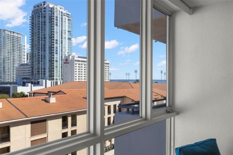 Condominio en venta en Saint Petersburg, Florida, 1 dormitorio, 75.34 m2 № 1574572 - foto 18