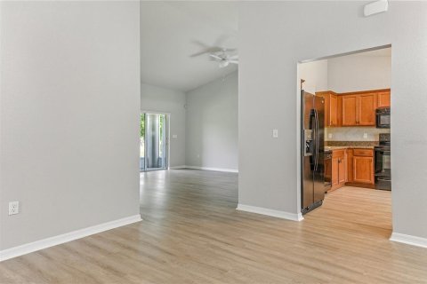 Villa ou maison à vendre à Zephyrhills, Floride: 3 chambres, 116.13 m2 № 1849361 - photo 12