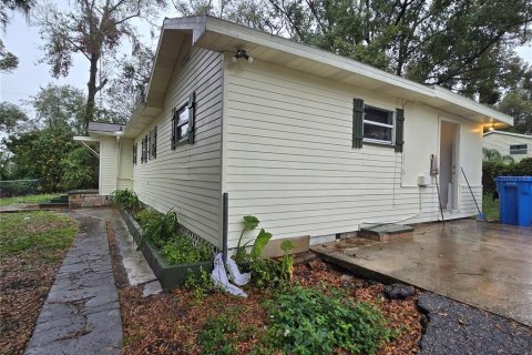 House in Seffner, Florida 3 bedrooms, 104.79 sq.m. № 1510696 - photo 15