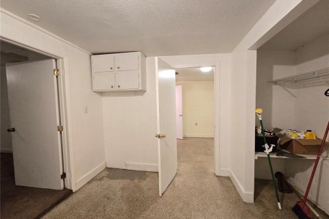 House in Seffner, Florida 3 bedrooms, 104.79 sq.m. № 1510696 - photo 10