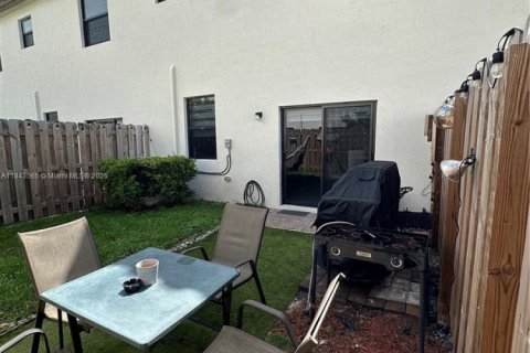 Townhouse in Homestead, Florida 3 bedrooms, 169.73 sq.m. № 1836554 - photo 13
