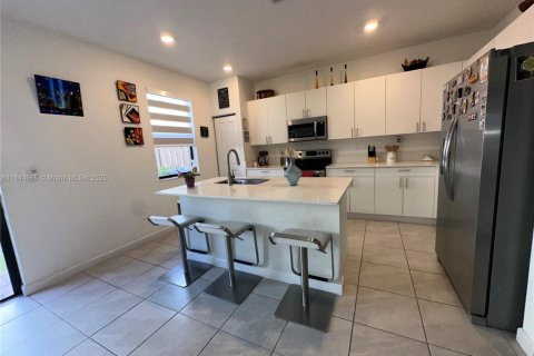 Townhouse in Homestead, Florida 3 bedrooms, 169.73 sq.m. № 1836554 - photo 2