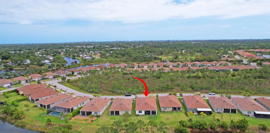 House in Jensen Beach, Florida 4 bedrooms, 188.87 sq.m. № 1116738