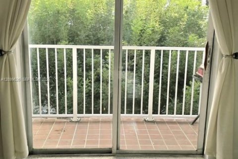 Copropriété à louer à Miami, Floride: 2 chambres, 68.84 m2 № 2397530 - photo 5