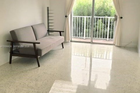 Copropriété à louer à Miami, Floride: 2 chambres, 68.84 m2 № 2397530 - photo 4