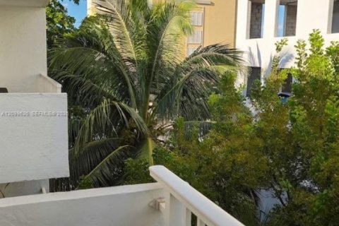 Copropriété à louer à Miami, Floride: 2 chambres, 68.84 m2 № 2397530 - photo 18