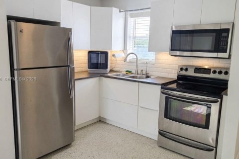 Copropriété à louer à Miami, Floride: 2 chambres, 68.84 m2 № 2397530 - photo 9