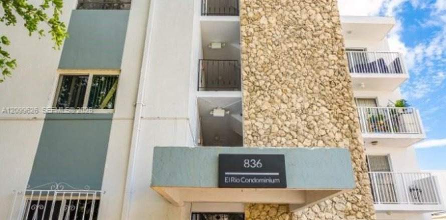 Condo à Miami, Floride, 2 chambres  № 2397530