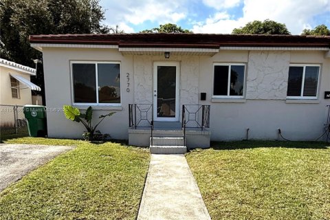 House in Miami, Florida 2 bedrooms № 1971701