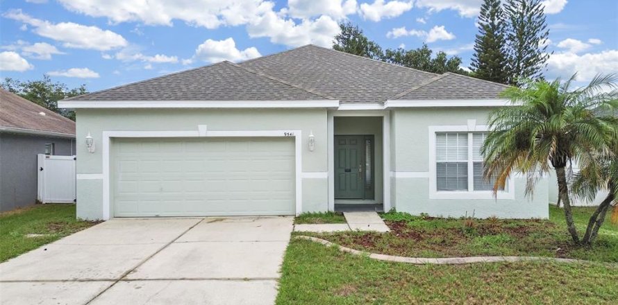 Villa ou maison à Gibsonton, Floride 4 chambres, 178.09 m2 № 2388291