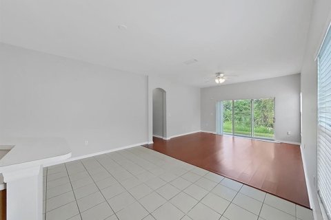 Villa ou maison à louer à Gibsonton, Floride: 4 chambres, 178.09 m2 № 2388291 - photo 16