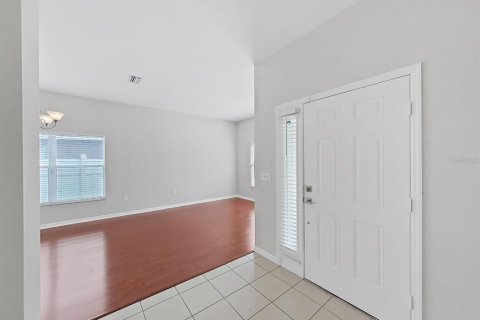 Villa ou maison à louer à Gibsonton, Floride: 4 chambres, 178.09 m2 № 2388291 - photo 5