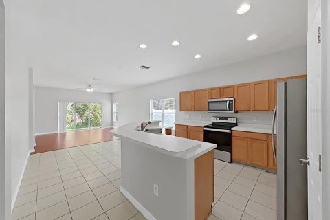 Villa ou maison à louer à Gibsonton, Floride: 4 chambres, 178.09 m2 № 2388291 - photo 10
