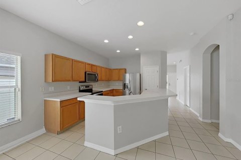 Villa ou maison à louer à Gibsonton, Floride: 4 chambres, 178.09 m2 № 2388291 - photo 12