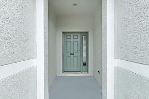 Villa ou maison à louer à Gibsonton, Floride: 4 chambres, 178.09 m2 № 2388291 - photo 2