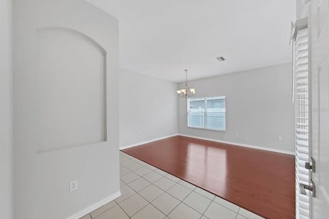 Villa ou maison à louer à Gibsonton, Floride: 4 chambres, 178.09 m2 № 2388291 - photo 4