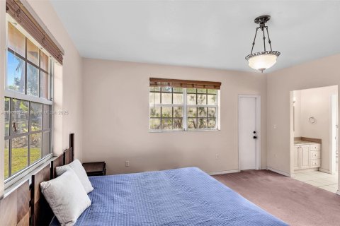 House in Miami, Florida 4 bedrooms, 278.71 sq.m. № 2015101 - photo 30