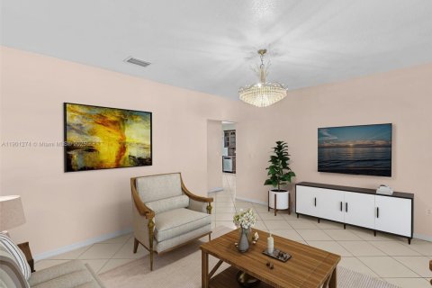 House in Miami, Florida 4 bedrooms, 278.71 sq.m. № 2015101 - photo 10