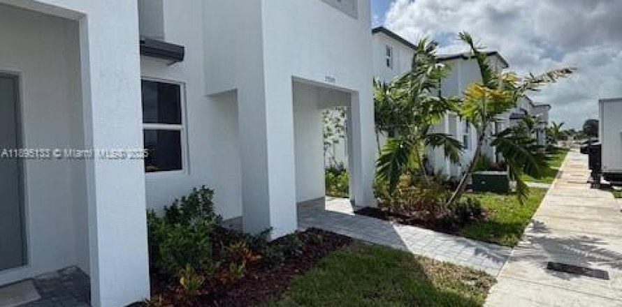 Adosado en Homestead, Florida 3 dormitorios № 1948108