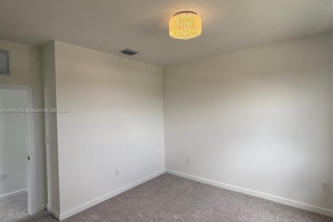 Adosado en alquiler en Homestead, Florida, 3 dormitorios № 1948108 - foto 18