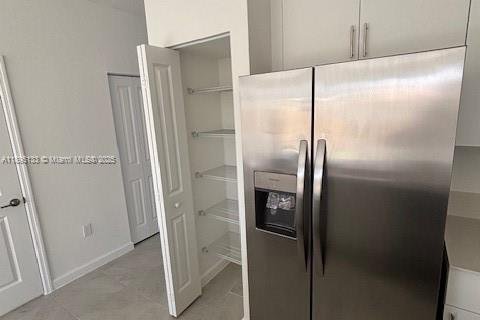 Adosado en alquiler en Homestead, Florida, 3 dormitorios № 1948108 - foto 9