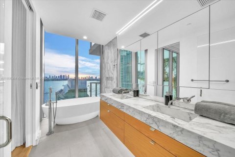 Снять в аренду кондоминиум в Майами-Бич, Флорида 3 спальни, 250м2, № 1944305 - фото 18