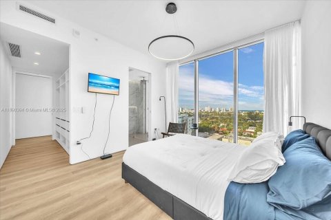 Снять в аренду кондоминиум в Майами-Бич, Флорида 3 спальни, 250м2, № 1944305 - фото 23