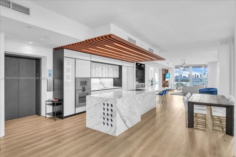 Снять в аренду кондоминиум в Майами-Бич, Флорида 3 спальни, 250м2, № 1944305 - фото 8